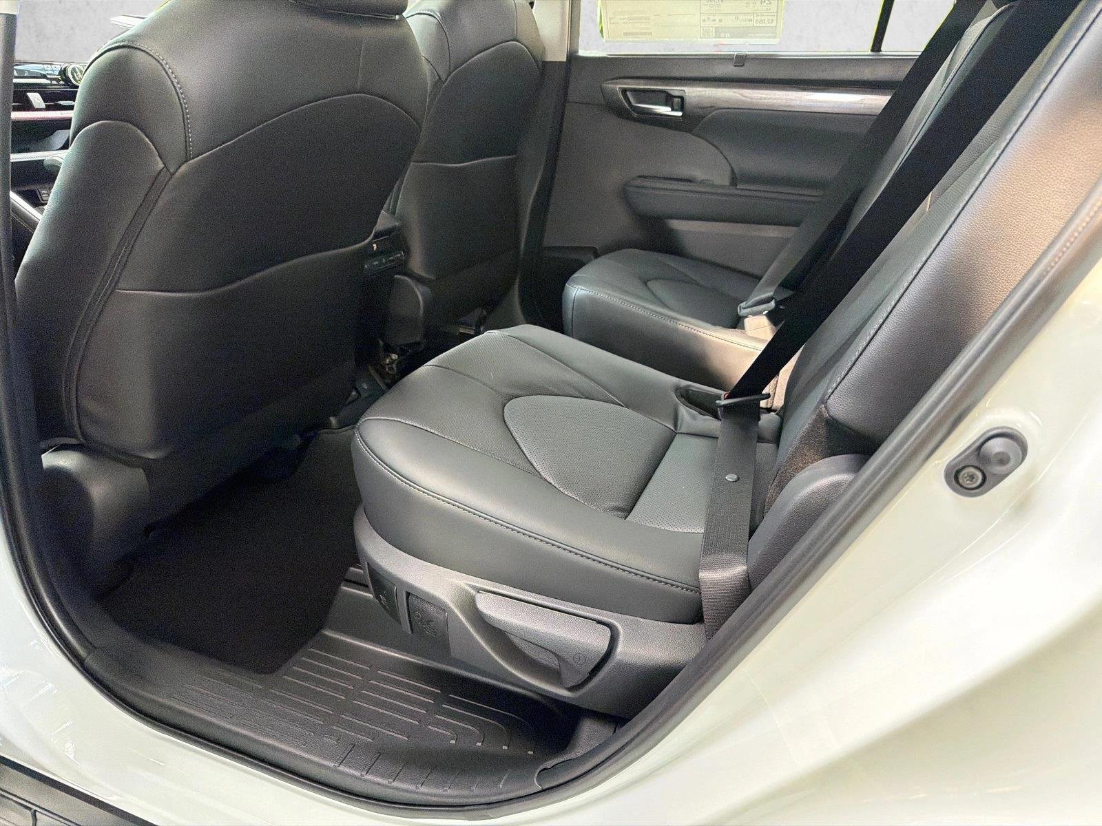 Certified Used 2026 Wind Chill Pearl Toyota Limited image 21