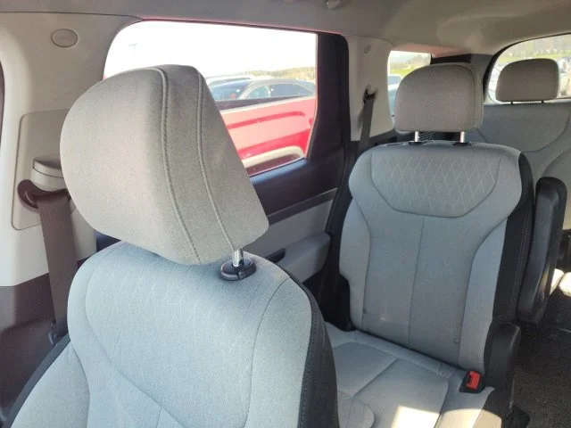 Used 2022 Green Hyundai SEL image 19