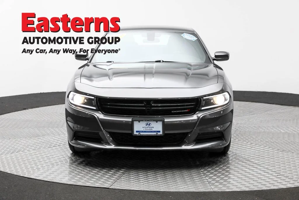 Used 2022 Gray Dodge SXT image 2