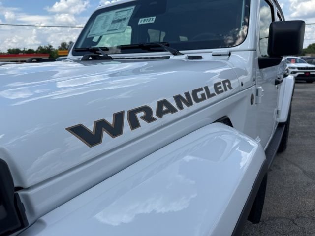 New 2026 Bright White Clear-Coat Exterior Paint Jeep 85th Anniversary Edition image 20
