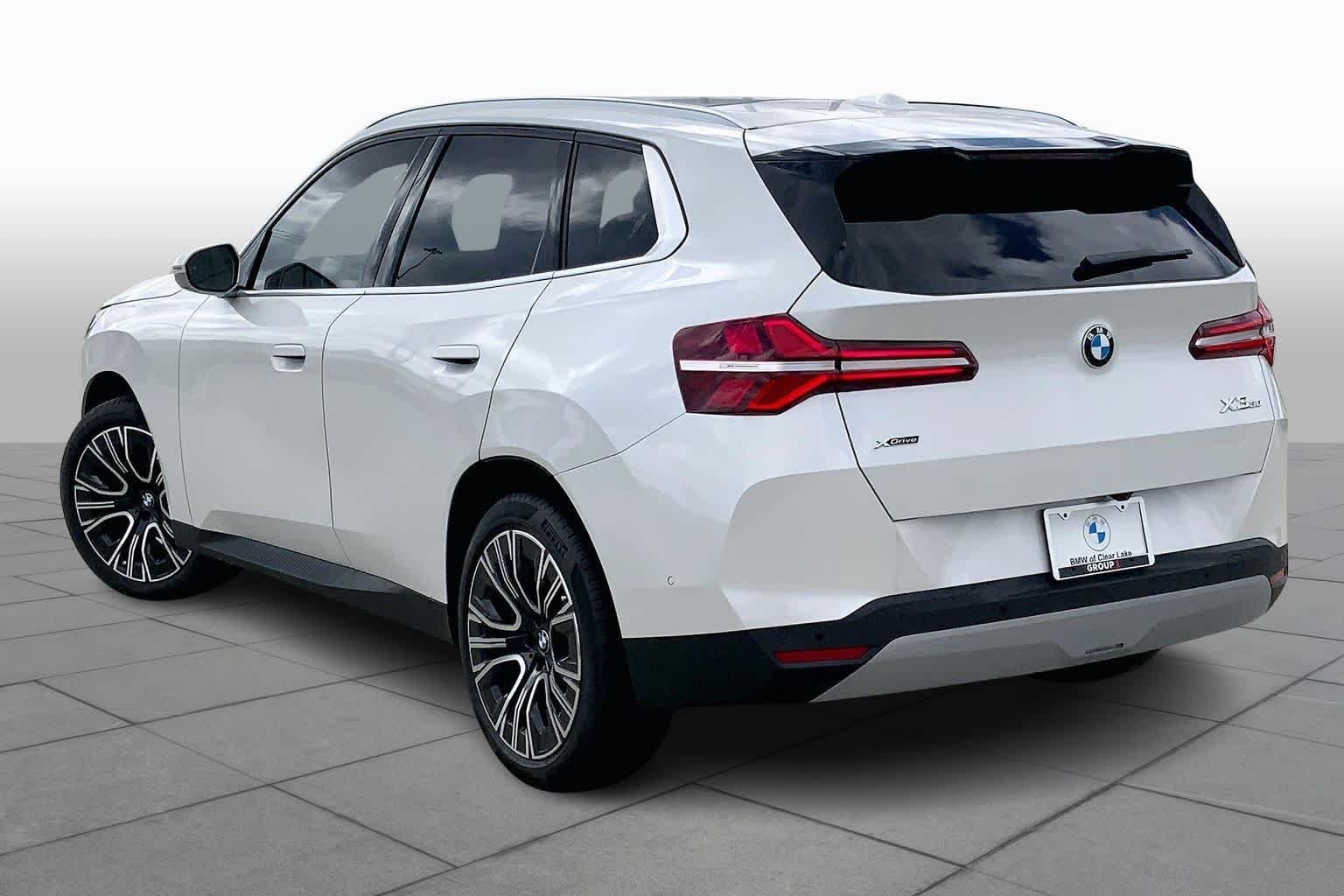 Used 2026 Mineral White Metallic BMW 30 xDrive image 12