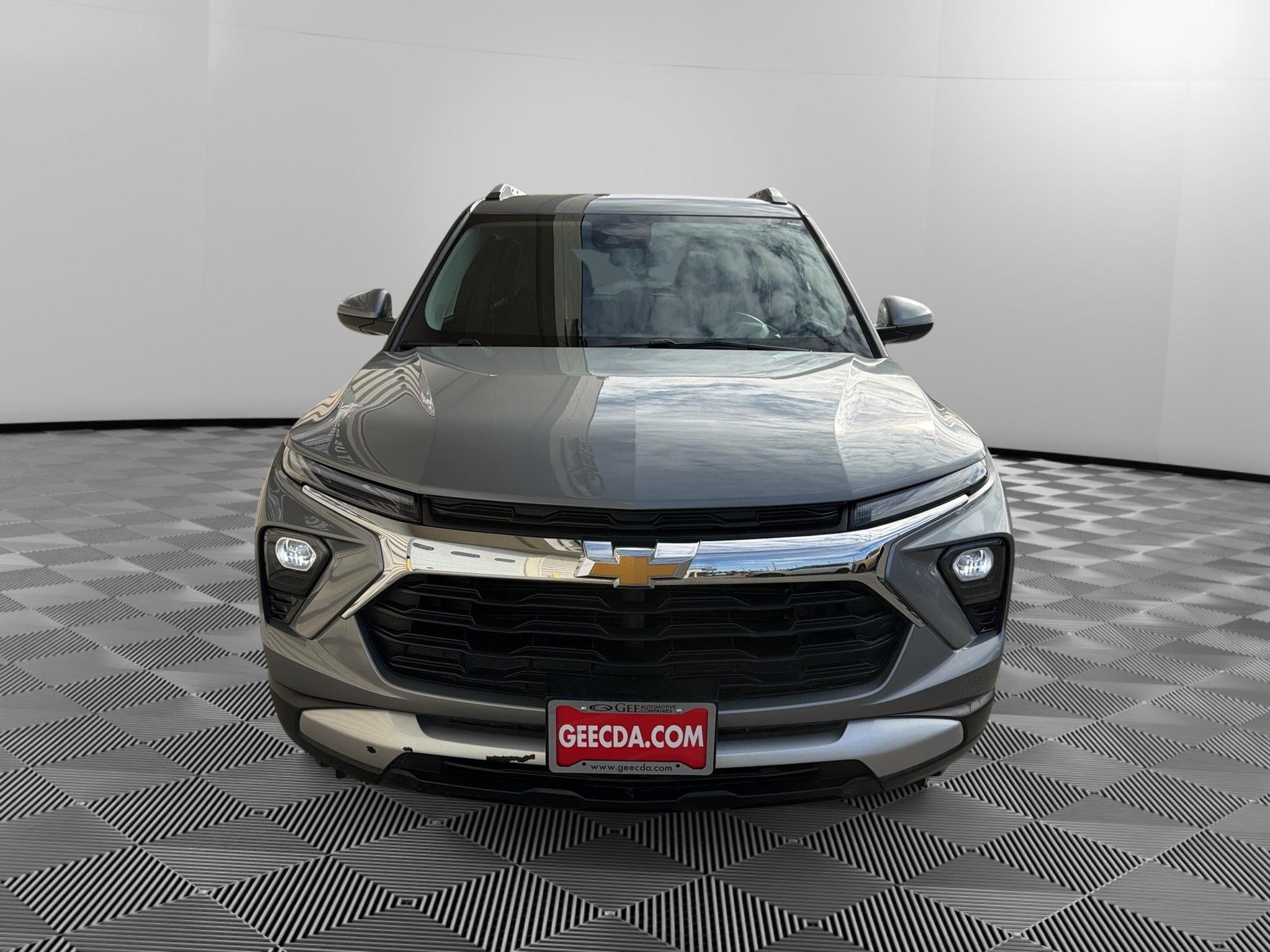 Used 2025 Sterling Gray Metallic Chevrolet LT image 2