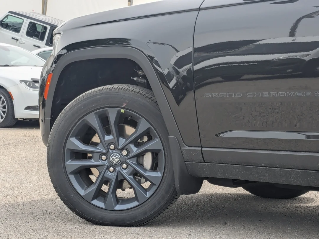 New 2026 Black Jeep 85th Anniversary - - 4x4 - 2.0L Turbo - Dual-Pane Panoramic Sunroof - Trailer Tow Pkg & More! image 9