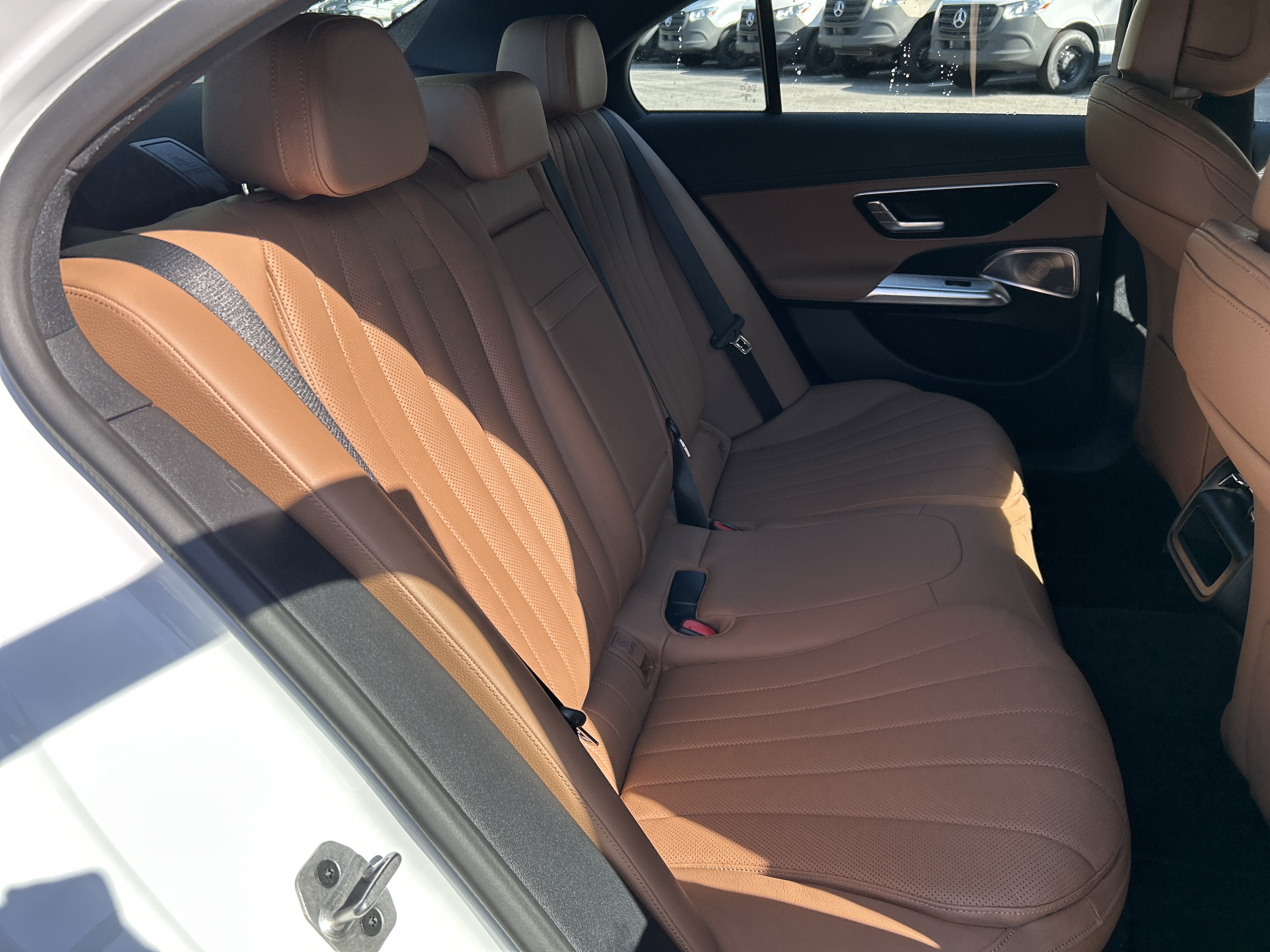 New 2026 MANUFAKTUR Moonlight White Metallic Mercedes-Benz E 450 4MATIC® Sedan image 41