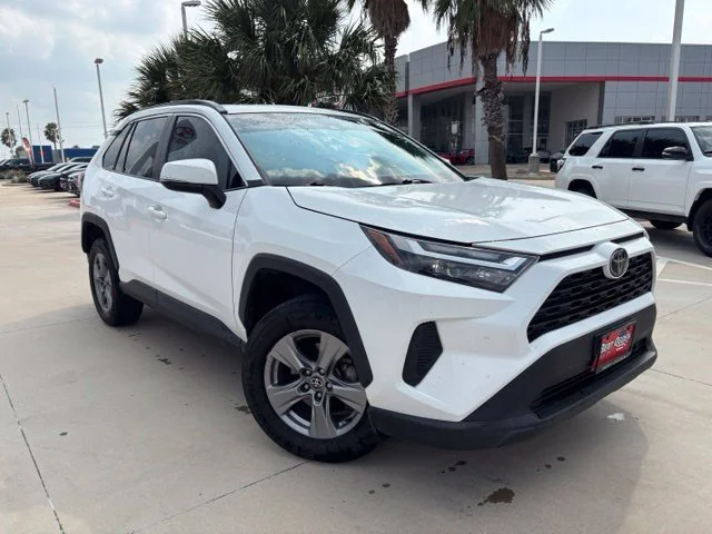 Used 2022 White Toyota XLE image 1
