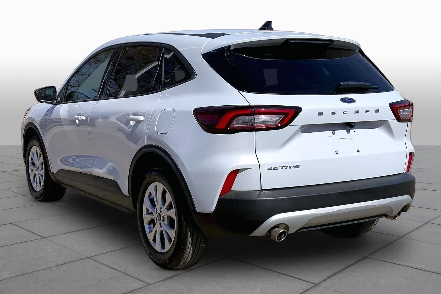 Used 2025 Space Silver Metallic Ford Active image 22