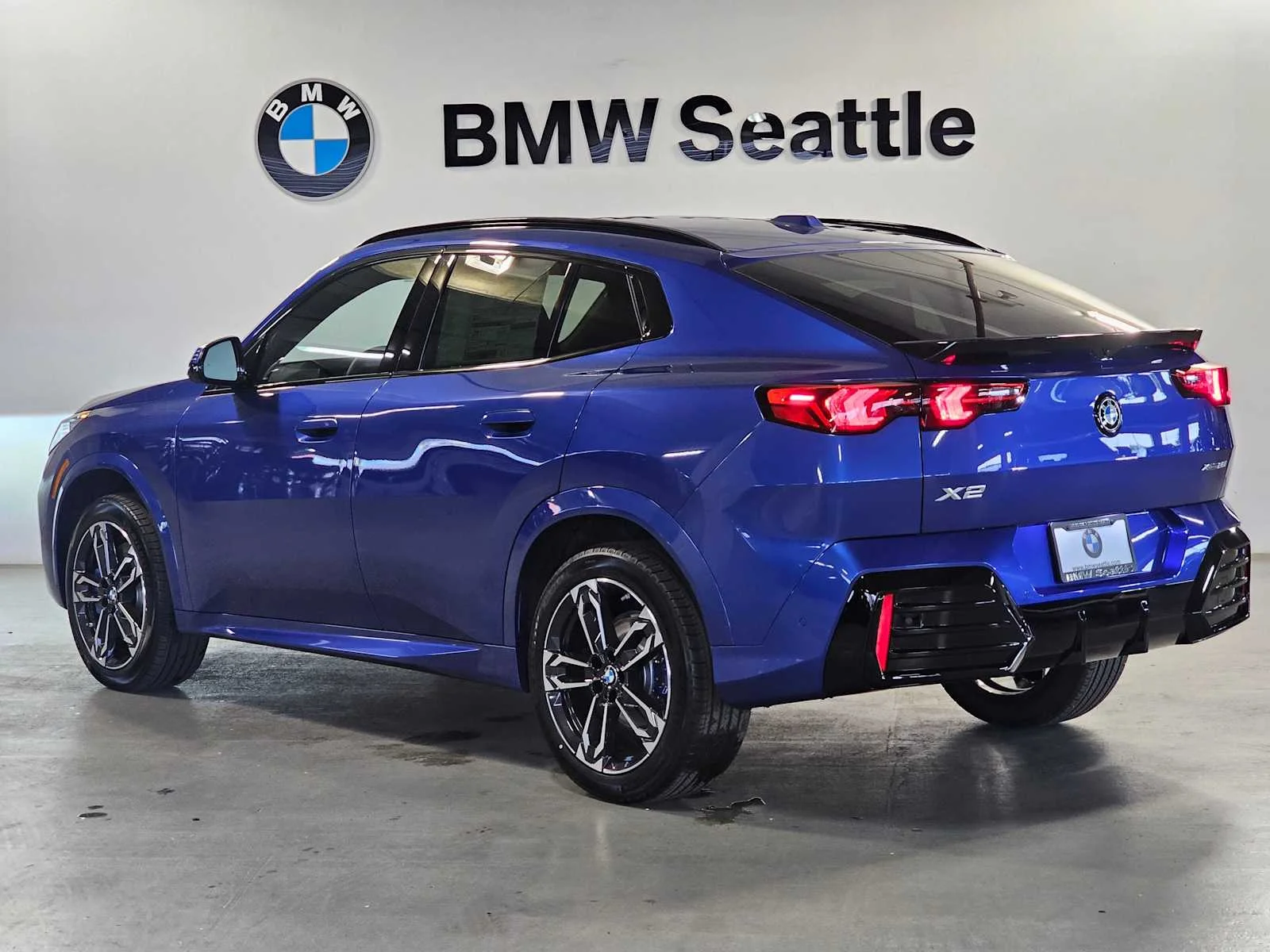 New 2026 Portimao Blue Metallic BMW xDrive28i image 4