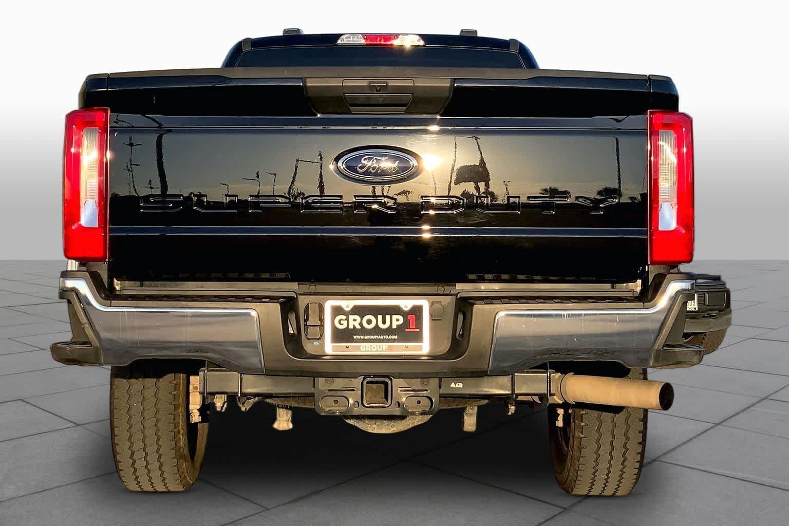 Used 2025 Agate Black Metallic Ford F-250 Pickup XLT image 5