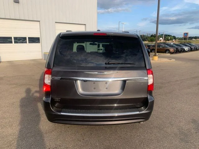 Used 2016 Crystal Metallic Chrysler Touring image 4