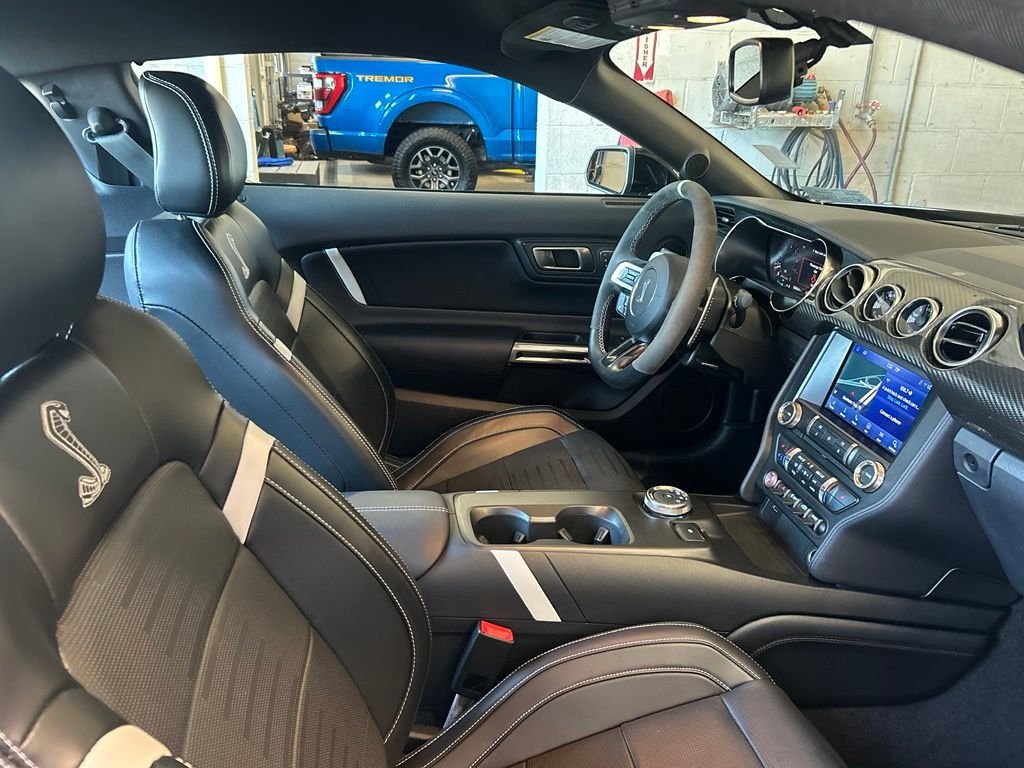 Used 2020 Shadow Black Ford Shelby GT500 image 33