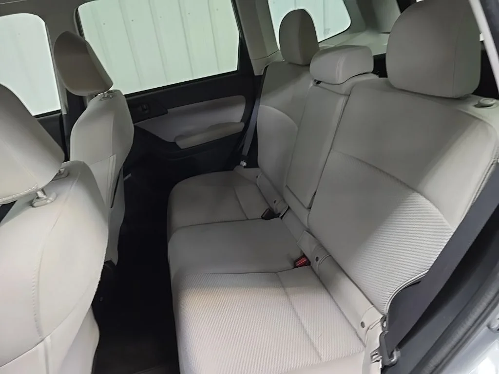 Used 2017 Ice Silver Metallic Subaru 2.5i Premium image 34