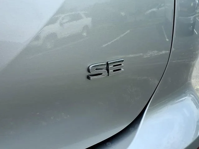 Used 2024  Mitsubishi SE image 24
