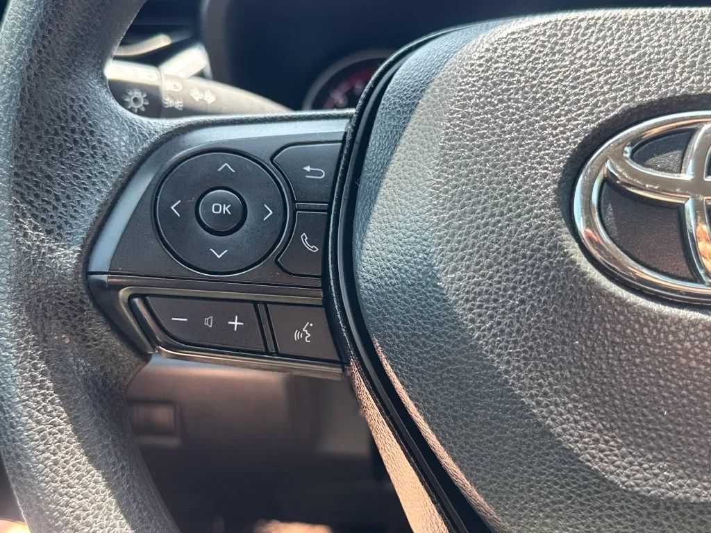 Used 2025 Silver Toyota XLE image 20