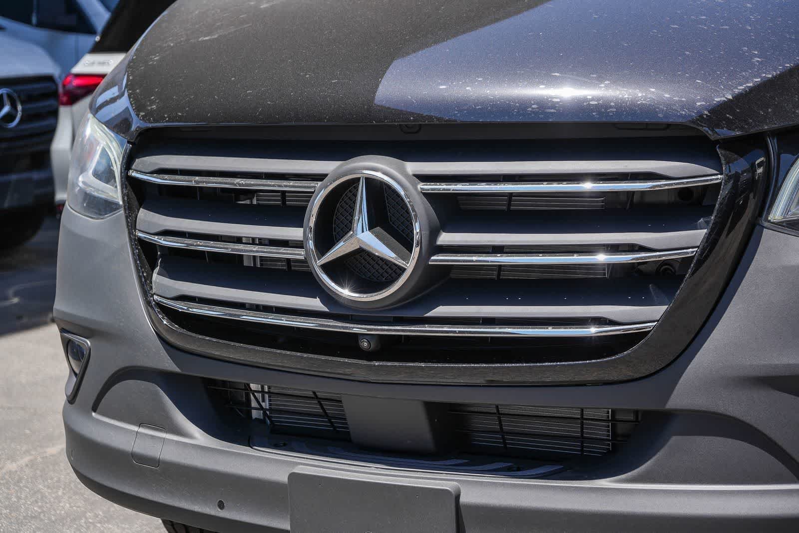 New 2026 Obsidian Black Metallic Mercedes-Benz Passenger 170WB High Roof RWD 2.0L I4 Diesel Turbo image 6