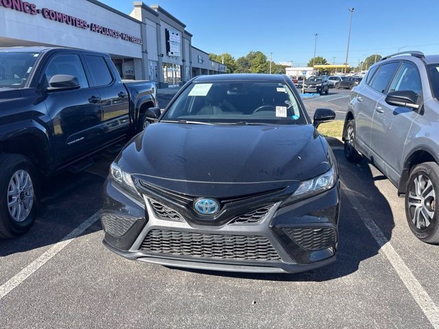 2022 Toyota Camry Hybrid SE