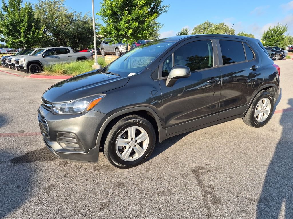 Used 2020 Gray Chevrolet LS image 3