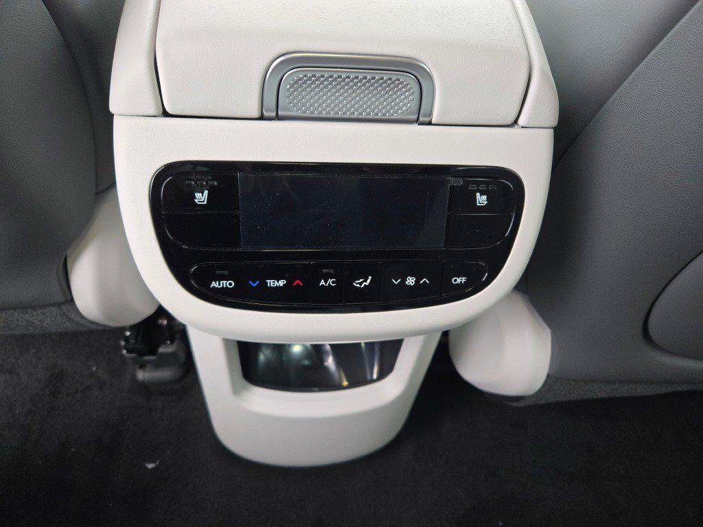 2026 Hyundai IONIQ 9 SEL - Photo 17