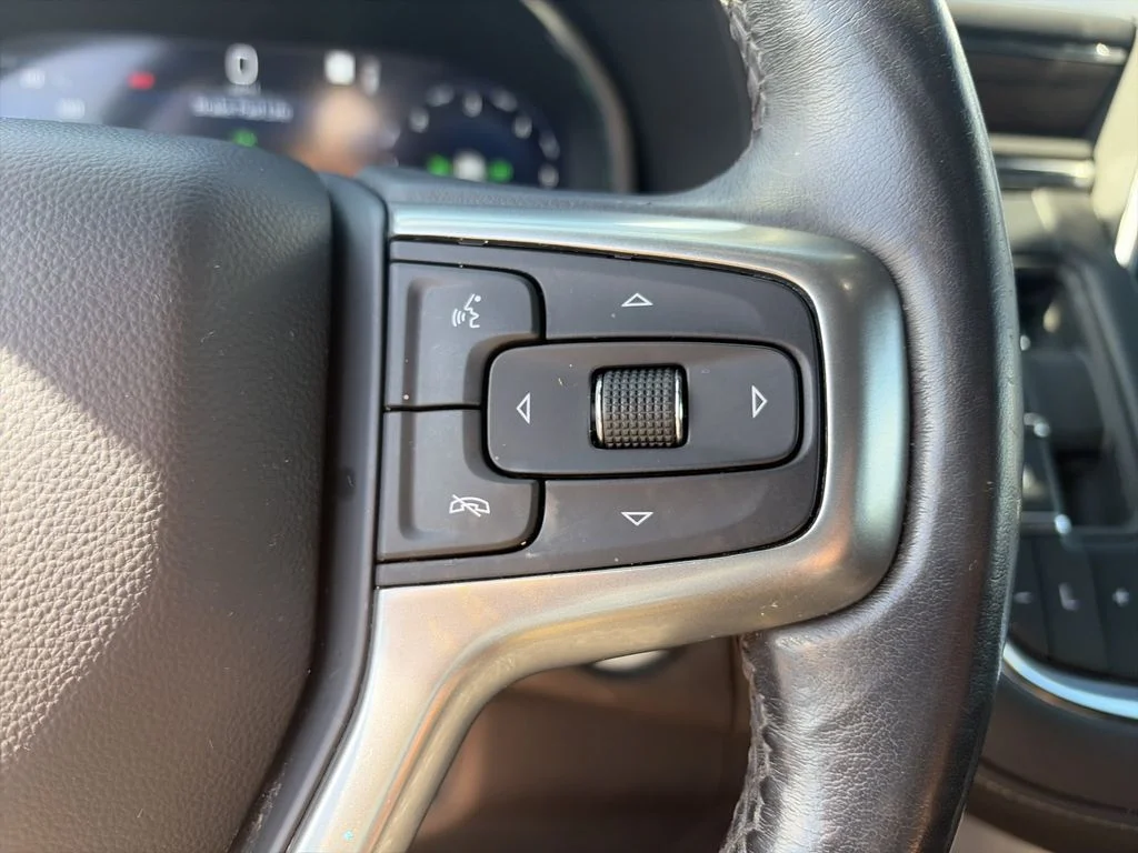 Used 2023 Gray Chevrolet LT image 23