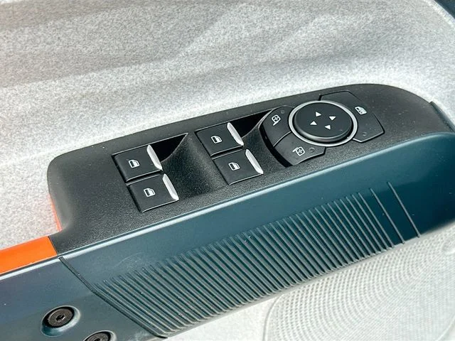 Used 2023 White Ford XLT image 17