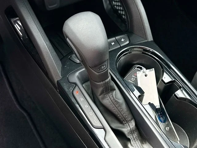 Used 2025 White Chevrolet LT image 16