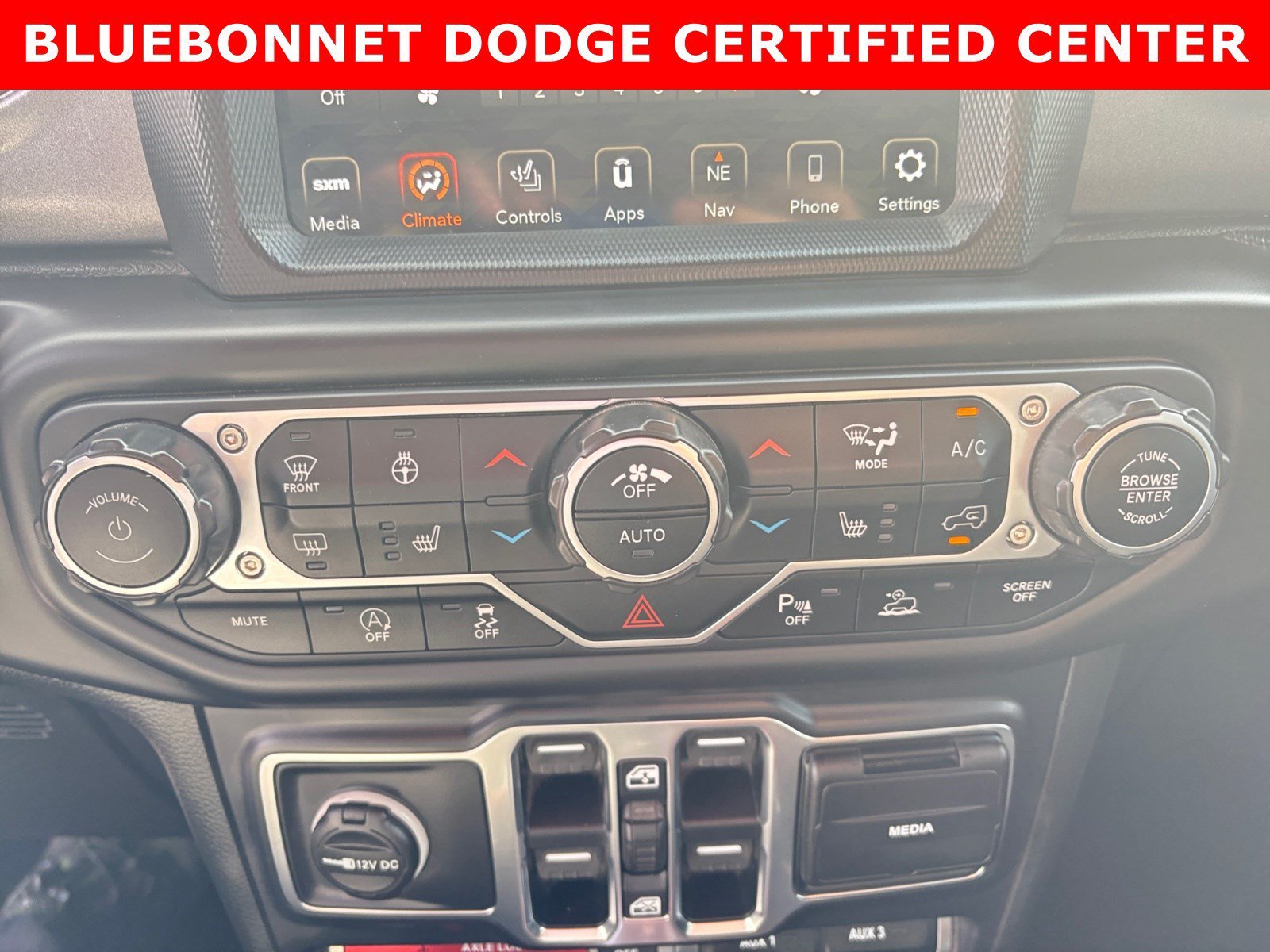 Used 2020 Bright White Clearcoat Jeep Mojave image 20