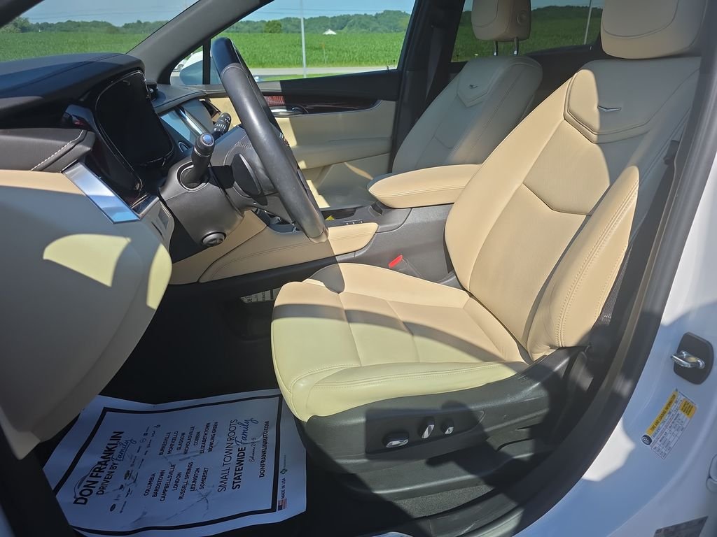 Used 2018 White Cadillac Luxury image 11
