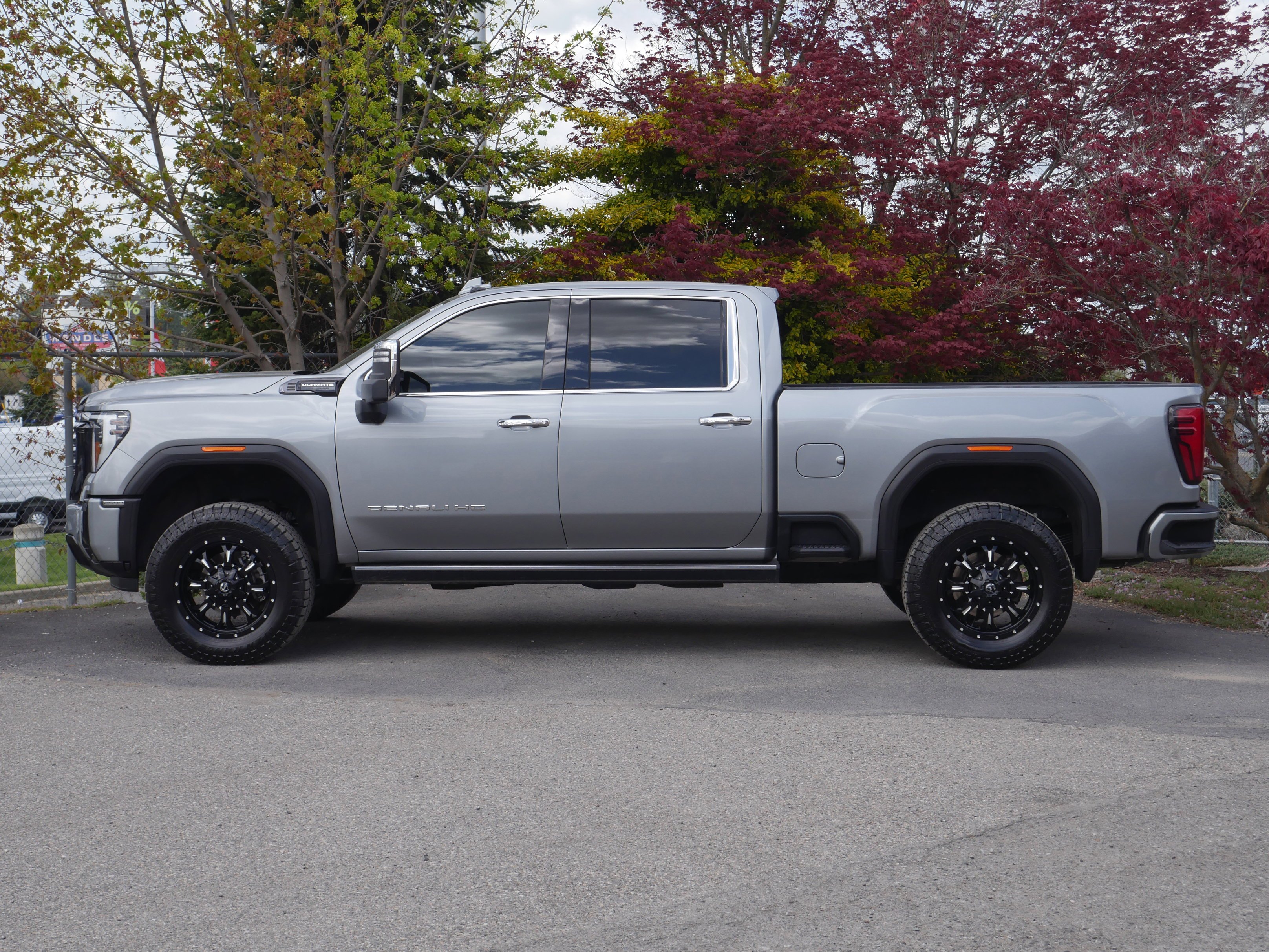 Used 2025 Sterling GMC Denali Ultimate image 16