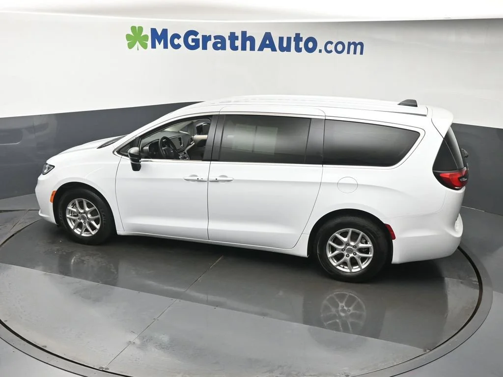 Used 2024 White Chrysler Touring L image 26