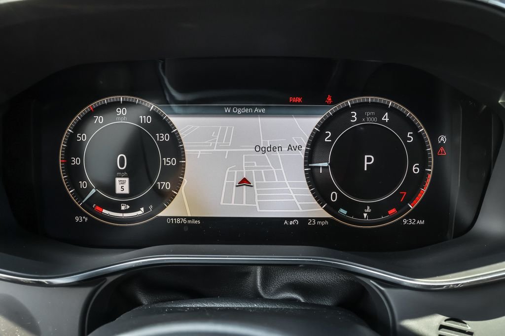 Used 2024  Jaguar P400 R-Dynamic S image 22