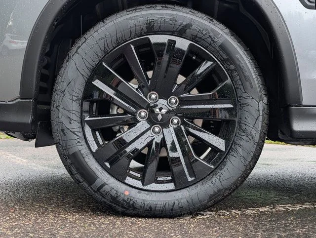 New 2026 Mercury Gray Metallic Mitsubishi 2.0 LE image 3