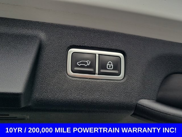 Used 2021 White Kia SX-Prestige image 33