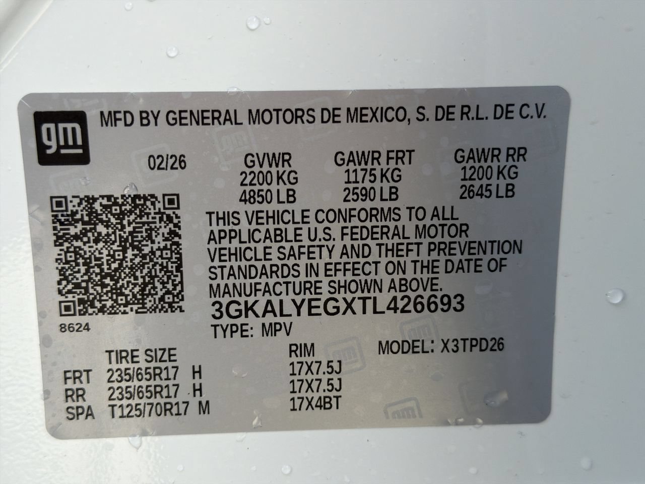 Used 2026 Summit White GMC AT4 image 29