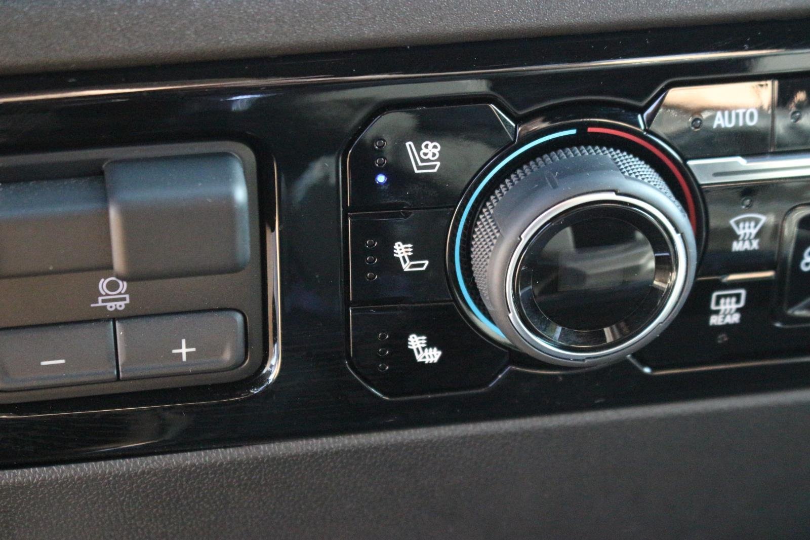 Used 2025 Black Chevrolet High Country image 27