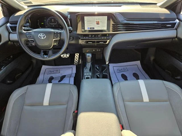 Used 2025  Toyota SE image 14