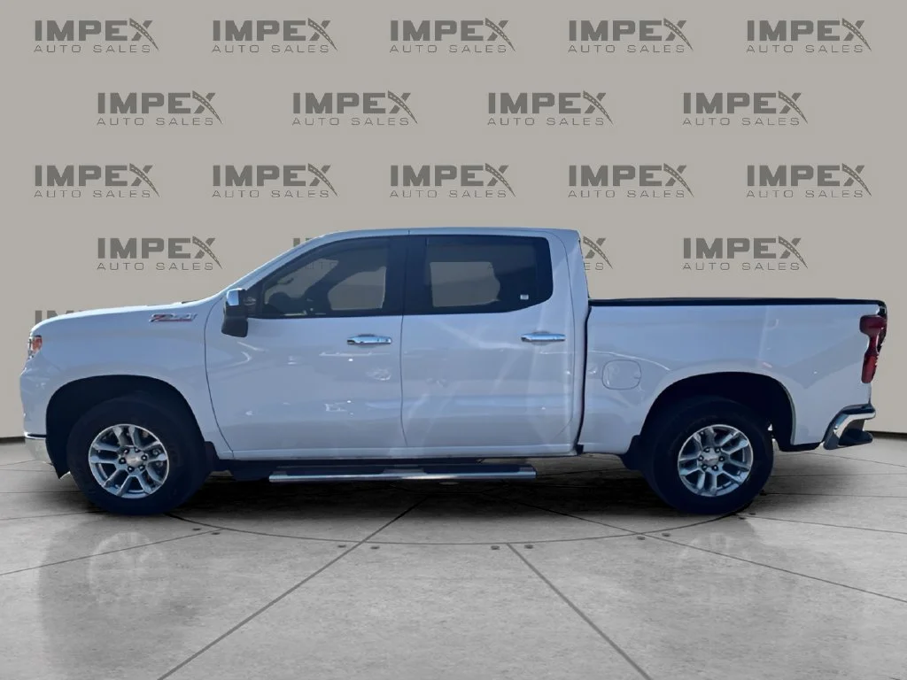 Used 2025 White Chevrolet LT image 2