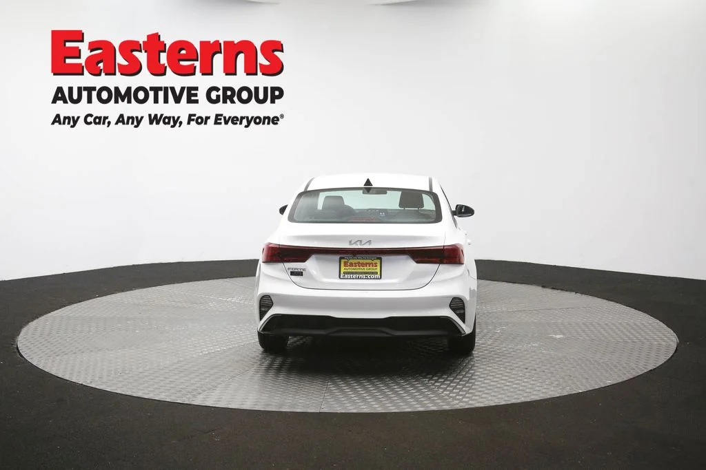 Used 2023 White Kia LXS image 36