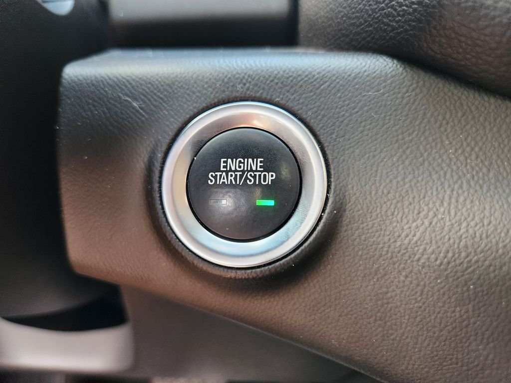 Used 2022 Summit White GMC SLE image 22