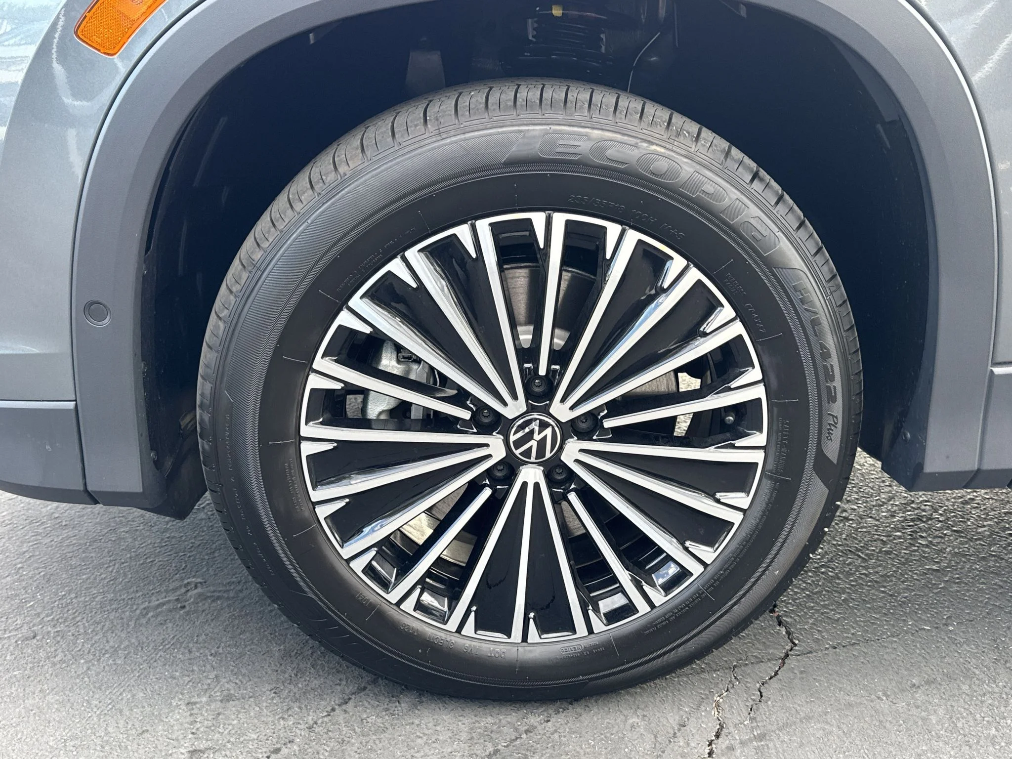 New 2026 Platinum Gray Metallic Volkswagen S image 11