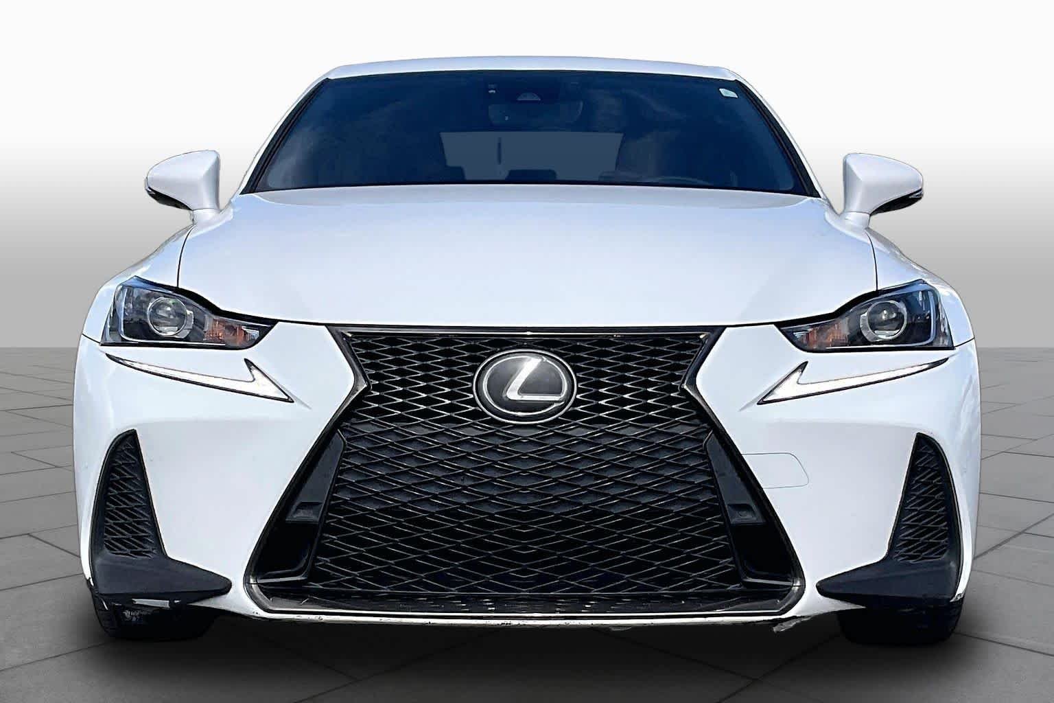 Used 2018 Ultra White Lexus  image 3