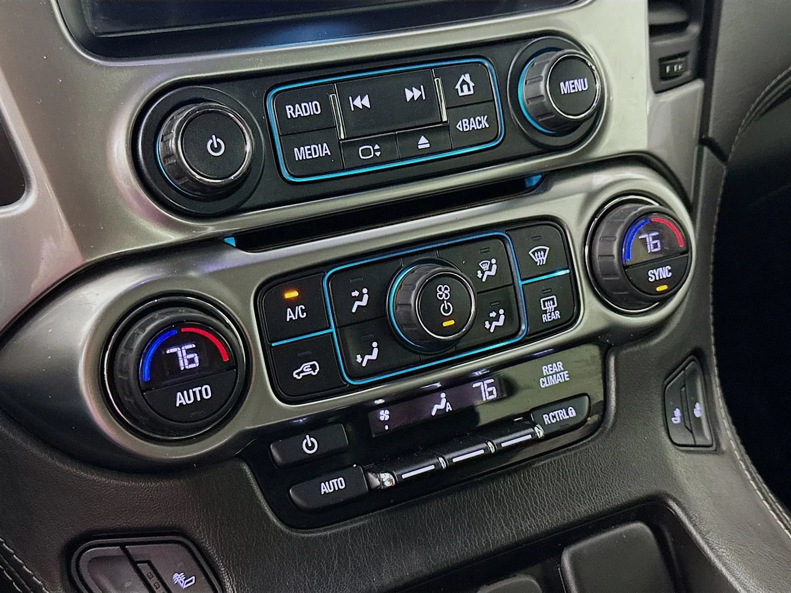 Used 2018 Black Chevrolet LT image 17