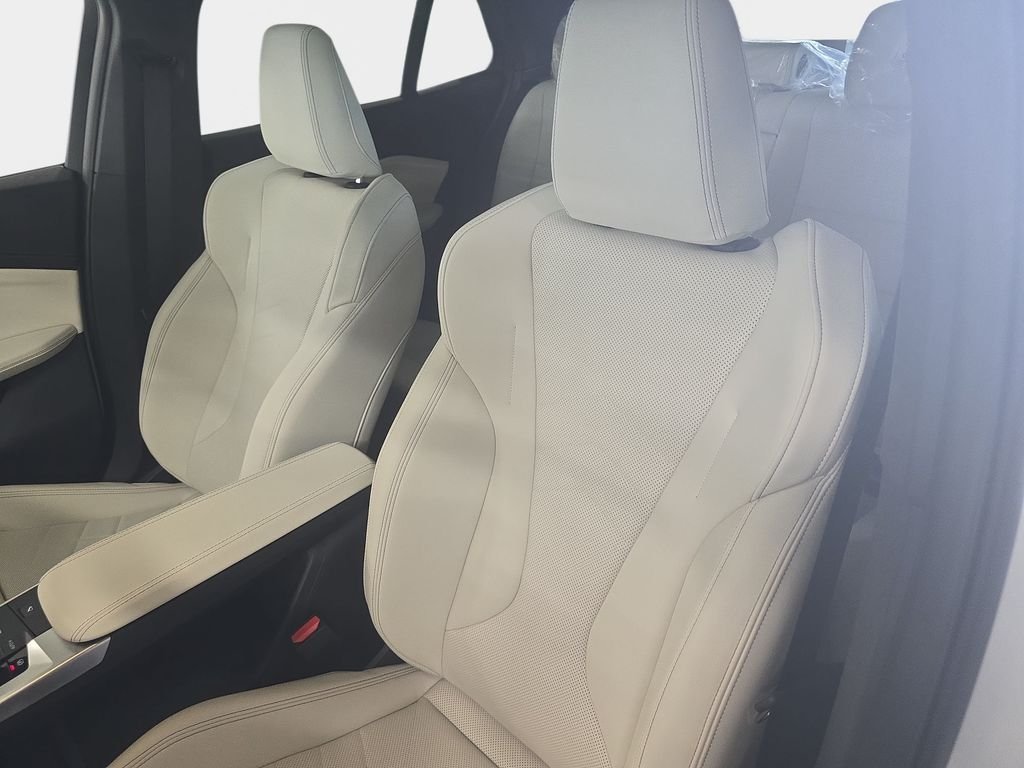 New 2026 Mineral White Metallic BMW xDrive28i image 9