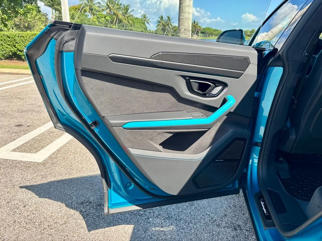 New 2026 Blue Lamborghini SE image 16