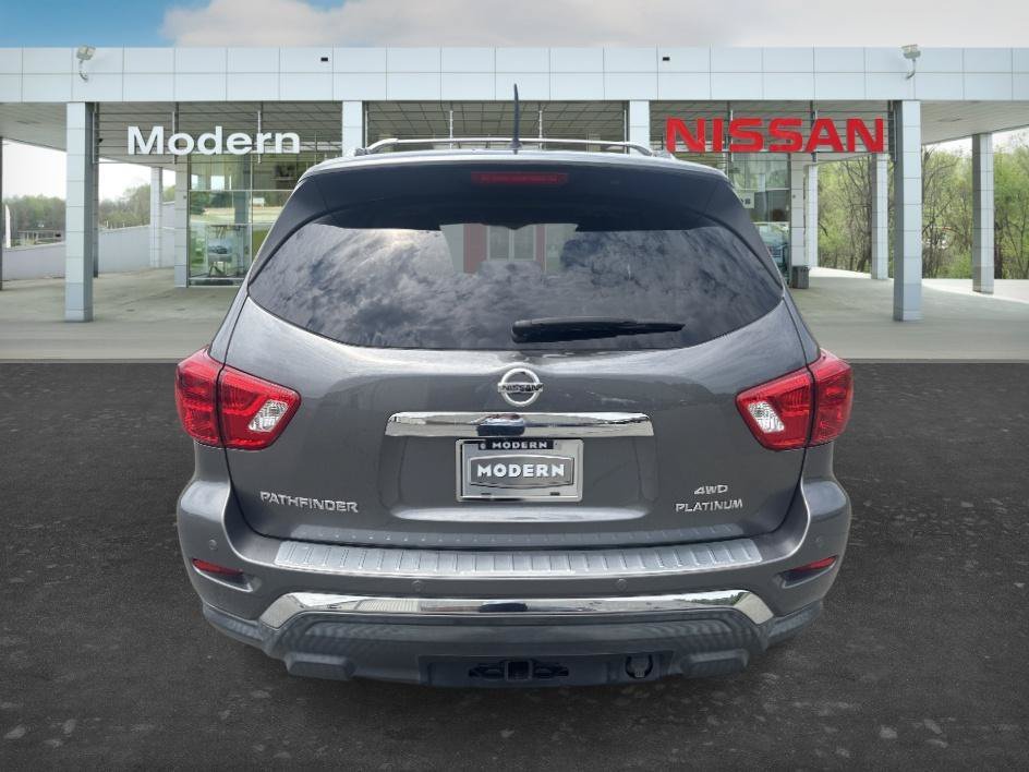 Used 2017 Gun Metallic Nissan Platinum image 4