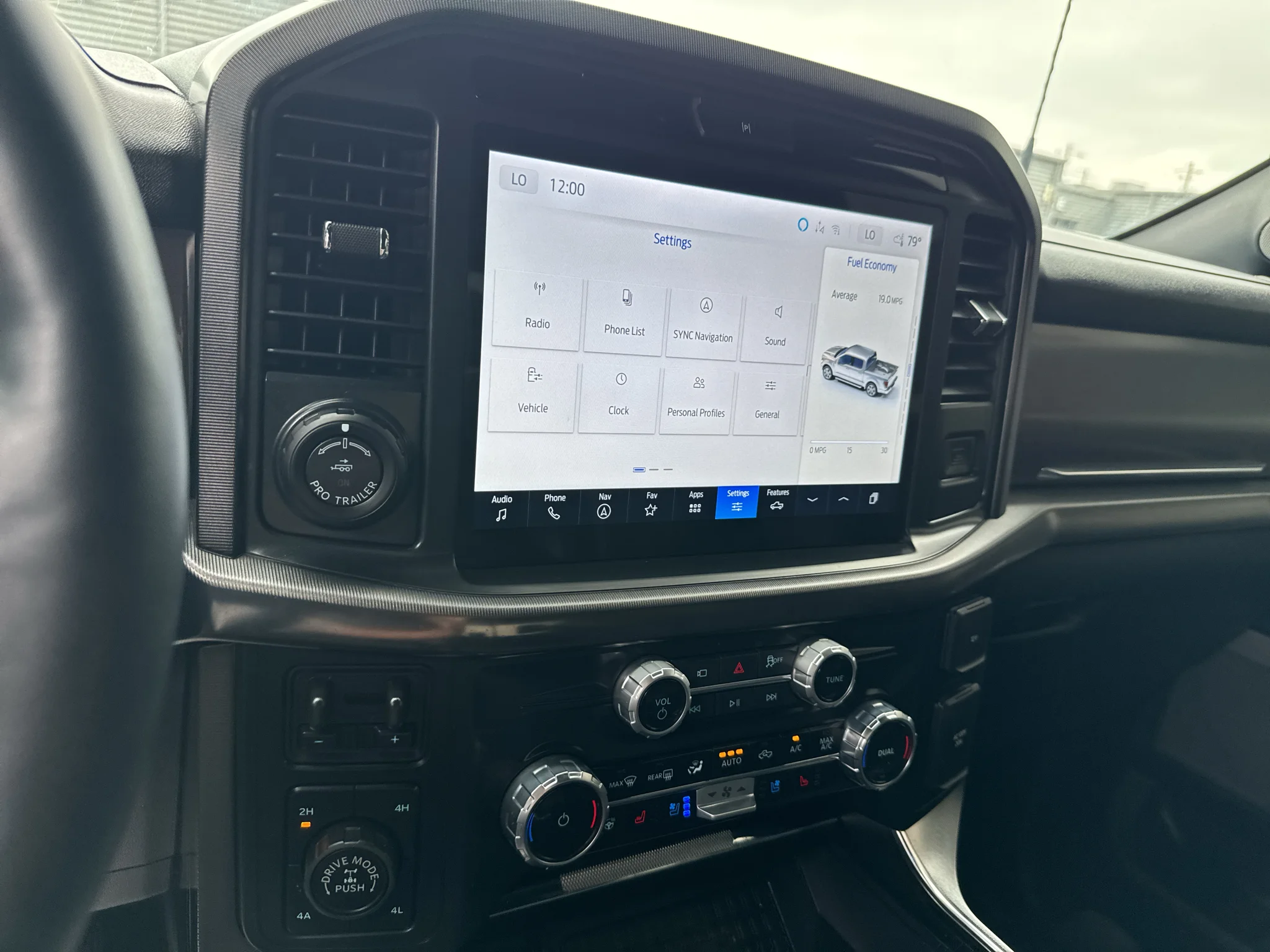 Used 2025 Agate Black Metallic Ford Platinum image 14