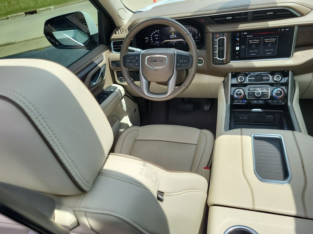 Used 2022 White GMC Denali image 16