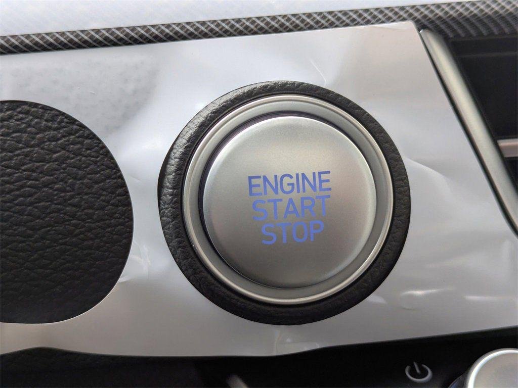 New 2026 White Hyundai SE image 31