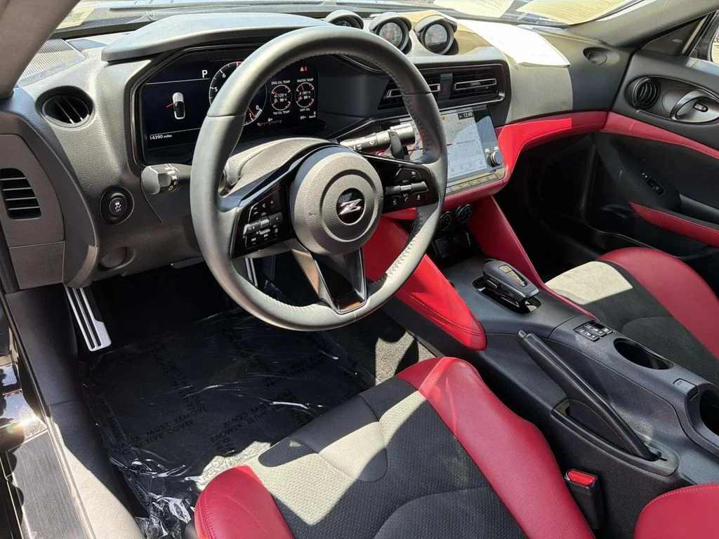 Used 2025 Black Diamond Pearl Nissan Performance image 6