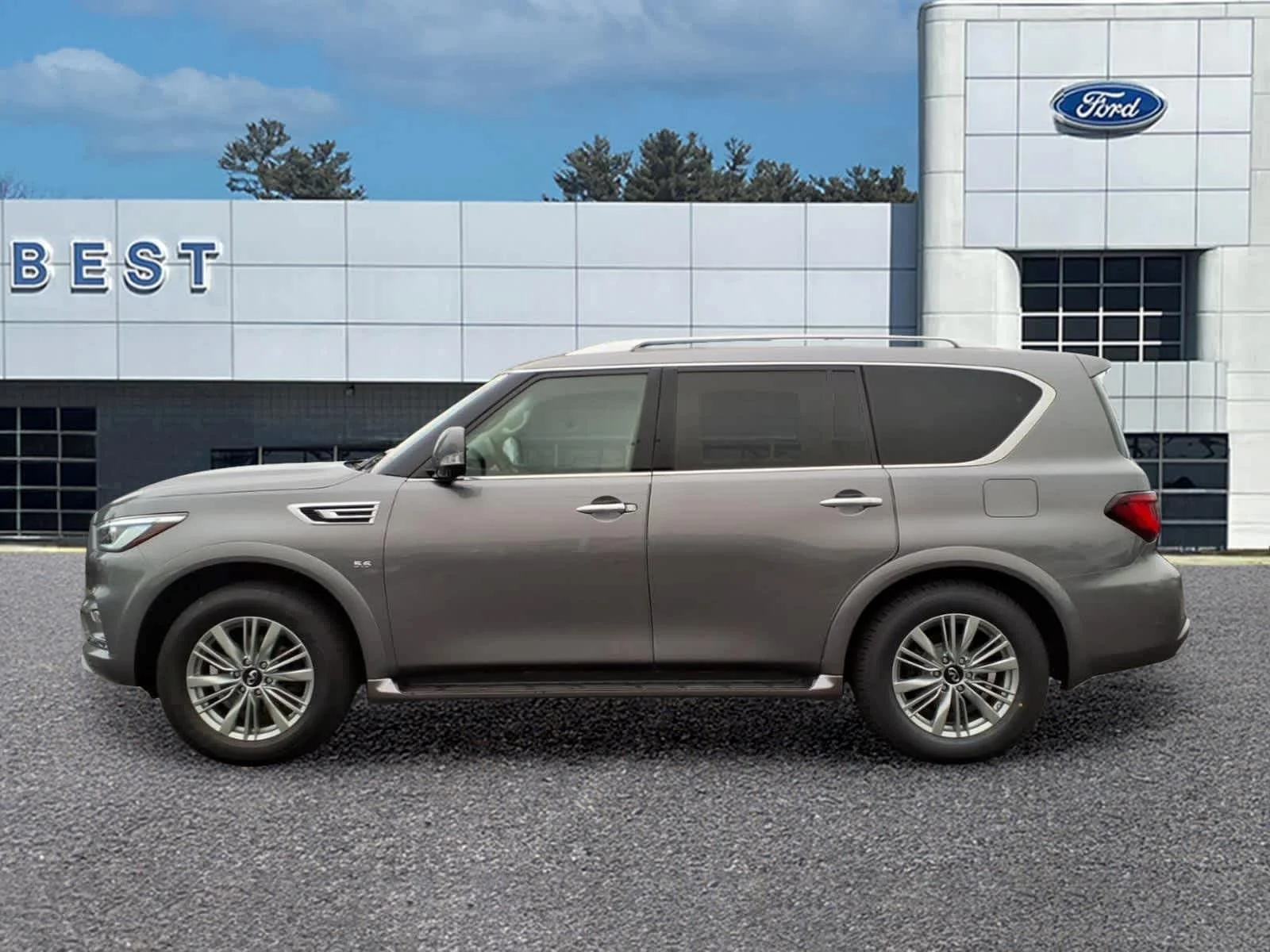Used 2019 Graphite Shadow INFINITI LUXE image 2