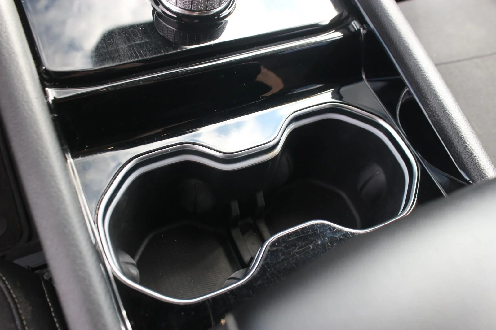 Used 2022 Gray Jeep Laredo image 22