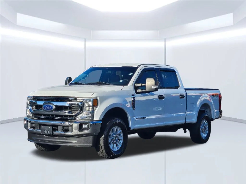 Certified Used 2022 White Ford XLT image 2